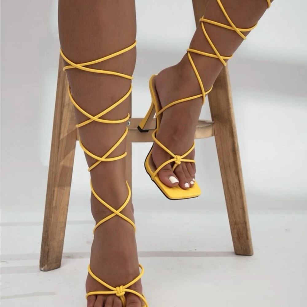 Tie Leg Design Pyramid Heeled Thong Sandals